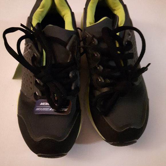 Boys non slip non marking shoes Memory Foam Boys - Picture 2 of 3